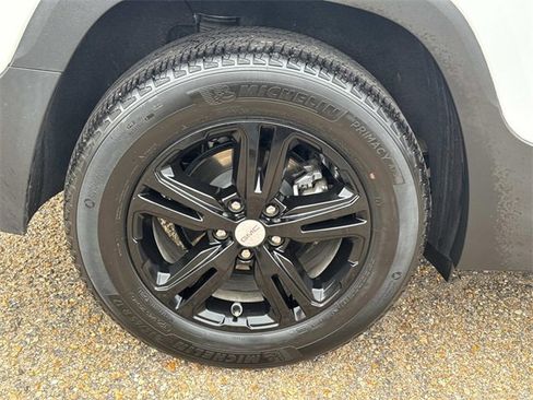 Used 2022 GMC Terrain SLE image 5