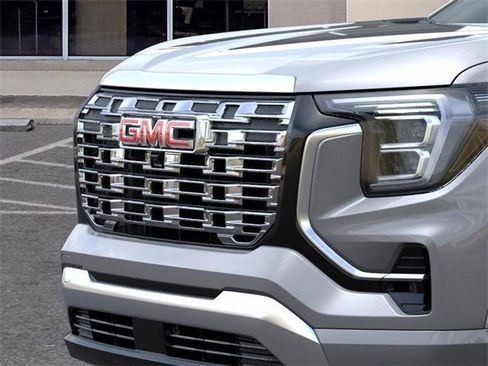 New 2026 GMC Terrain Denali w/ LPO, Black Badging Package image 13