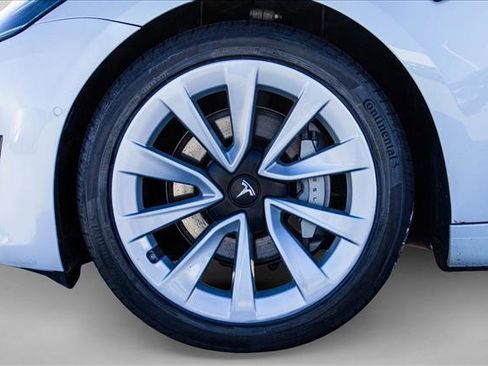 Used 2021 Tesla Model 3 Standard Range Plus image 9