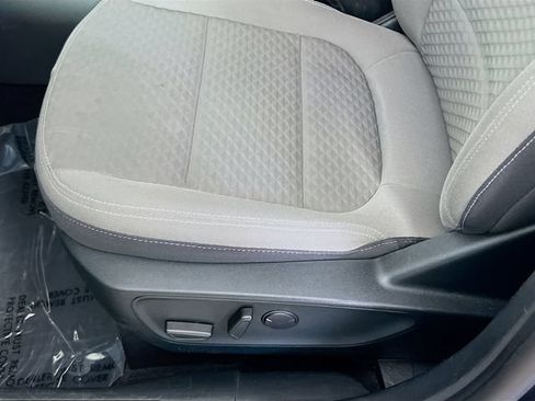 Used 2022 Ford Escape SE w/ Convenience Package FWD image 19