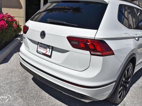 Used 2021 Volkswagen Tiguan SE R-Line image 16