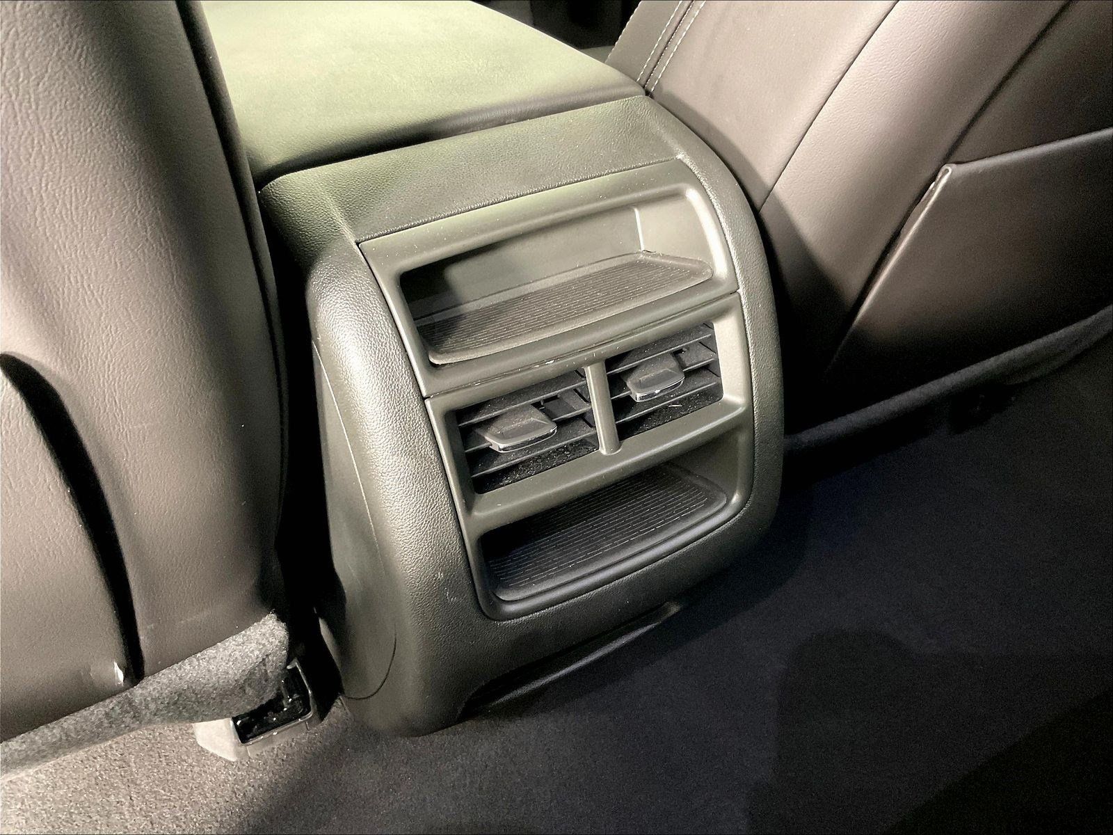 Certified 2024 Cadillac XT5 Premium Luxury FWD image 10