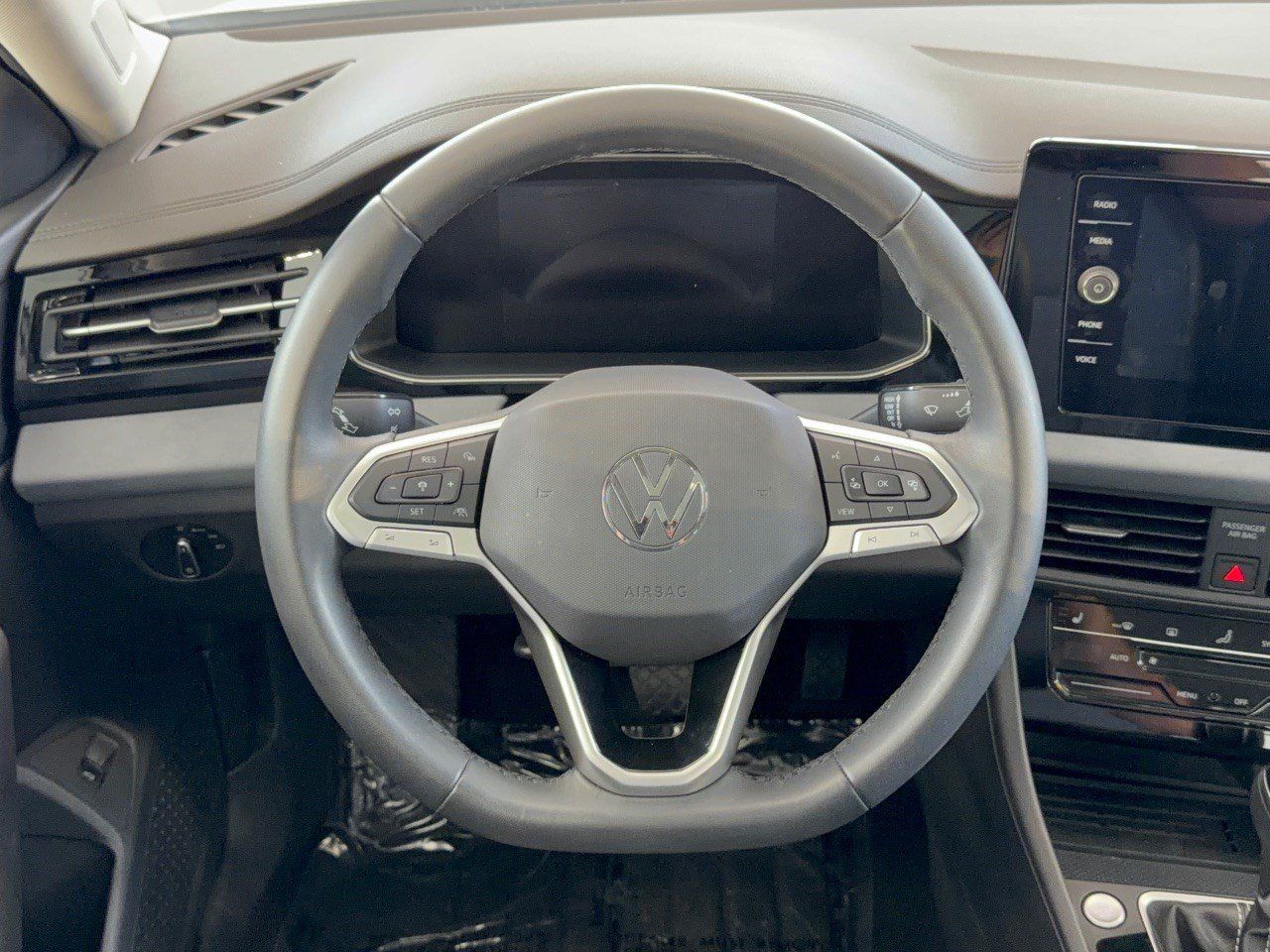 Used 2026 Volkswagen Jetta SE FWD image 10