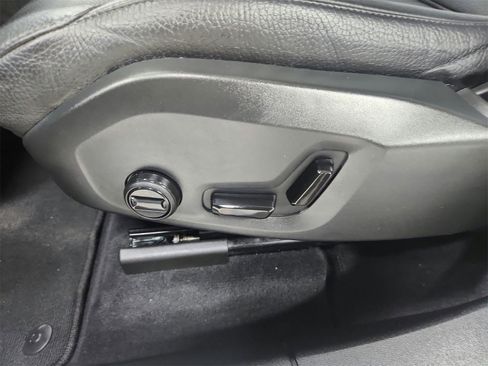 Used 2023 Volvo XC60 B5 Plus image 20