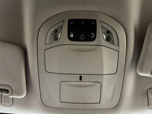 Used 2017 Chrysler Pacifica Touring-L image 34