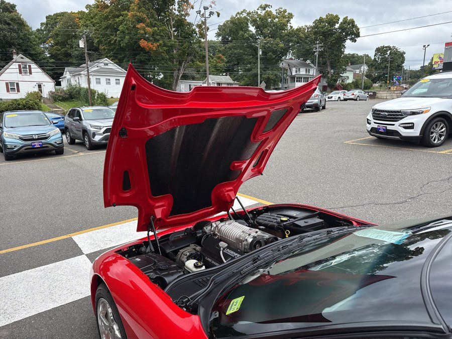 Used 2000 Chevrolet Corvette Coupe w/ Performance Handling Pkg RWD image 18