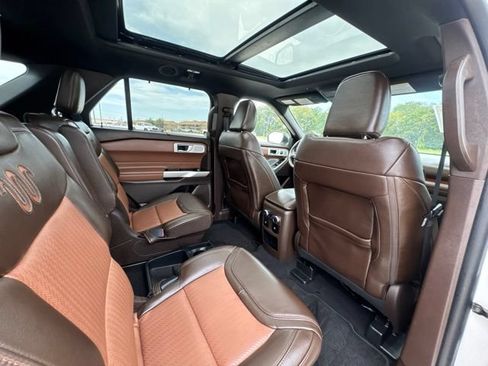 Used 2021 Ford Explorer King Ranch w/ Premium Technology Package AWD/4WD image 10