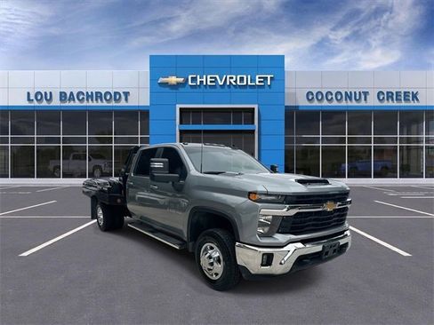 Used 2024 Chevrolet Silverado 3500 LT w/ Convenience Package image 2