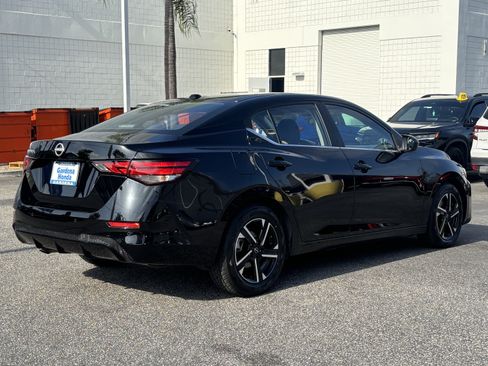Used 2025 Nissan Sentra SV FWD image 6