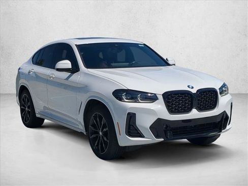 Used 2024 BMW X4 xDrive30i w/ M Sport Package AWD/4WD image 3
