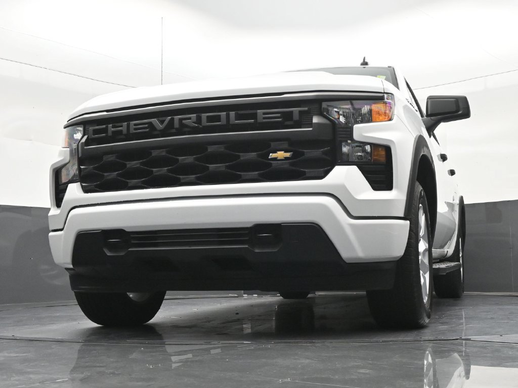 Used 2024 Chevrolet Silverado 1500 Custom RWD image 32