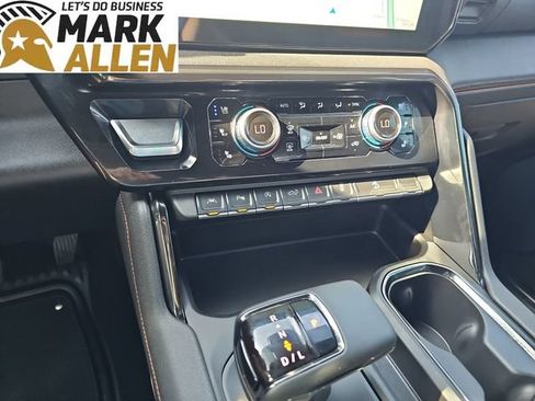 Used 2025 GMC Sierra 1500 AT4 AWD/4WD image 18