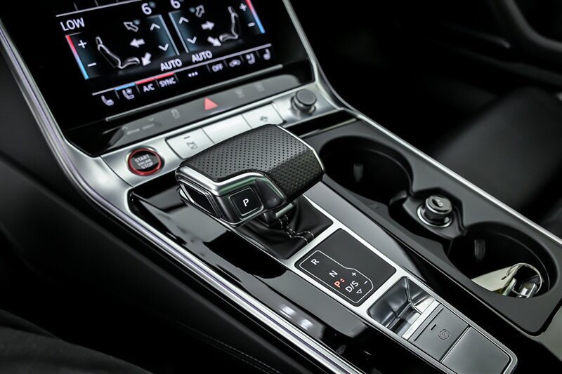 Used 2022 Audi RS 6 AWD/4WD image 28