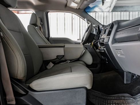 Used 2018 Ford F250 XL w/ STX Appearance Package AWD/4WD image 31