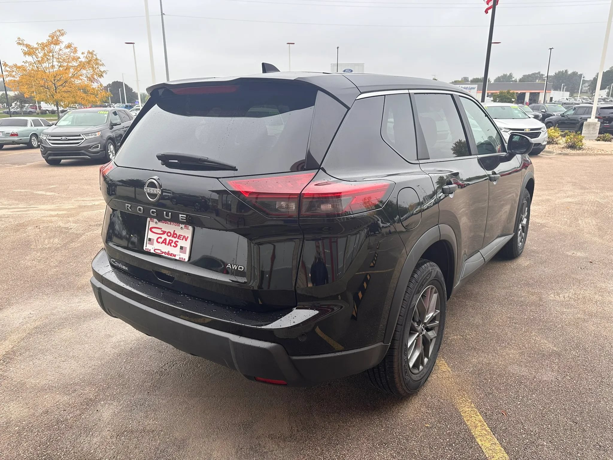 Used 2024 Nissan Rogue S AWD/4WD image 5