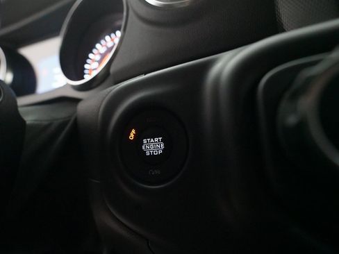 Used 2021 Jeep Wrangler Unlimited Sahara image 34