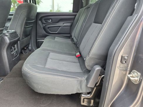 Used 2018 Nissan Titan SV w/ SV Convenience Package RWD image 20