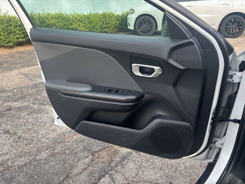 Used 2025 Kia K4 LXS image 20