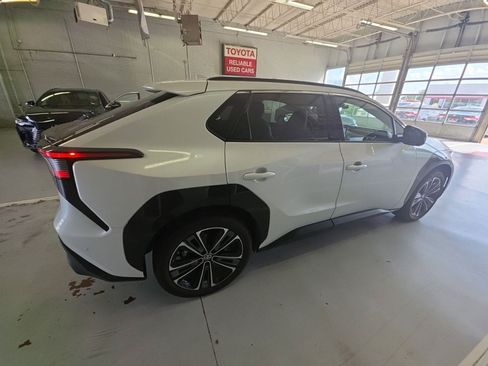 Used 2024 Toyota bZ4X FWD image 6