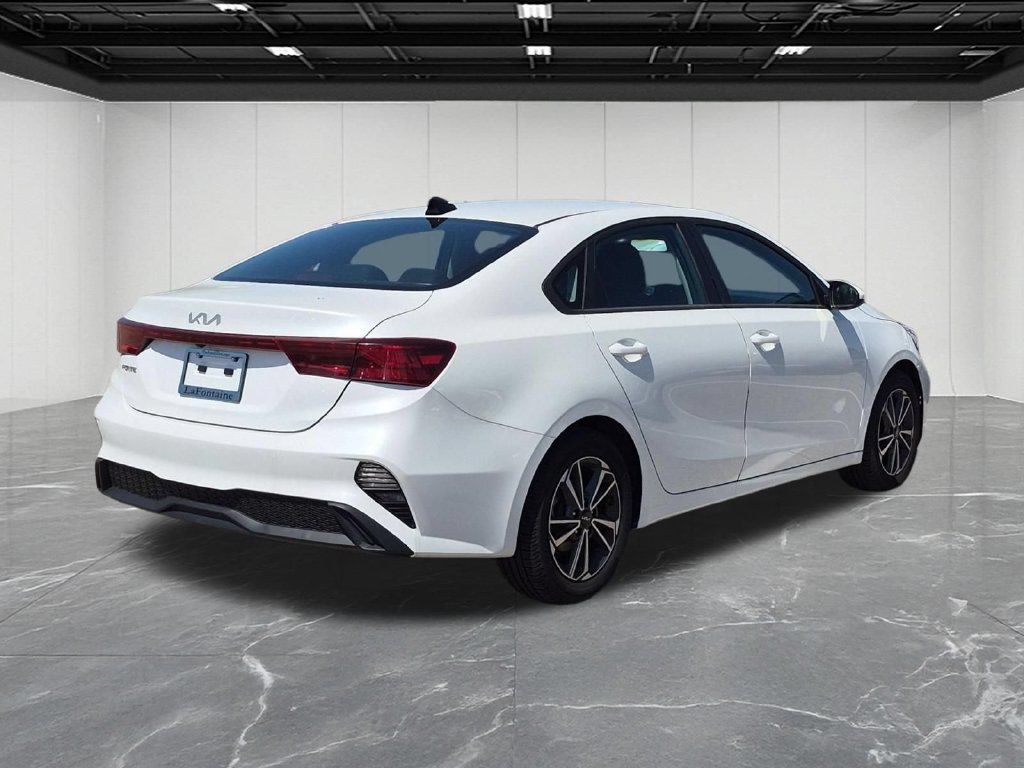 Used 2023 Kia Forte LXS FWD image 5