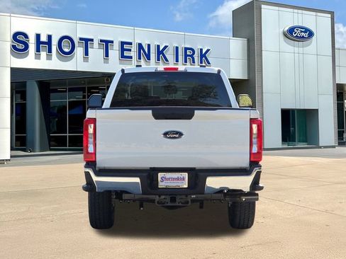 New 2026 Ford F250 XLT w/ FX4 Off-Road Package AWD/4WD image 7