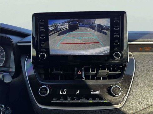 Used 2020 Toyota Corolla LE FWD image 29