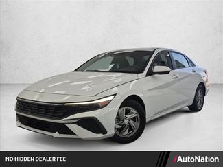 Used 2024 Hyundai Elantra SE FWD video 1