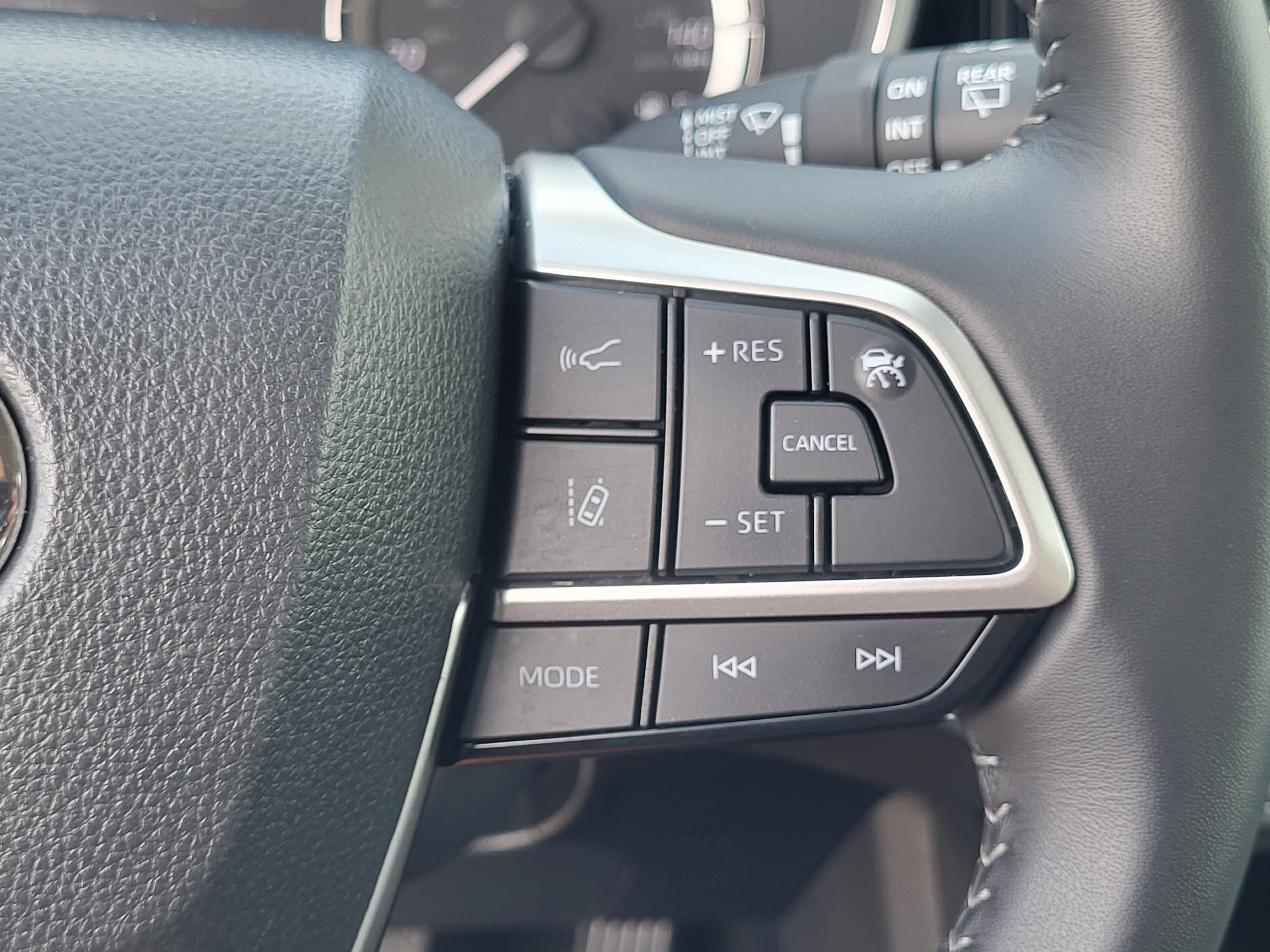 Certified 2026 Toyota Highlander XLE AWD/4WD image 16