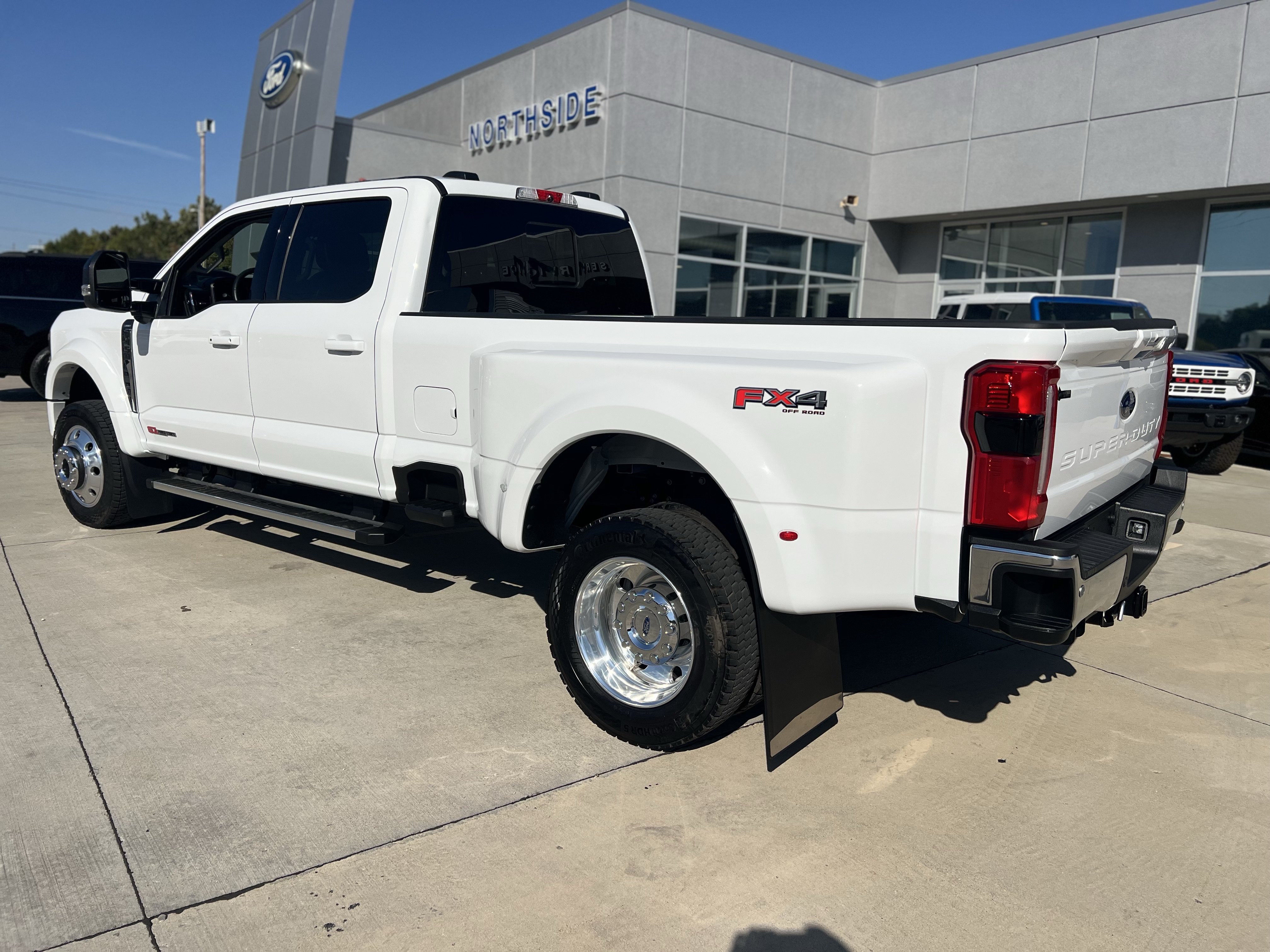 Used 2026 Ford F450 Lariat w/ FX4 Off-Road Package AWD/4WD image 9