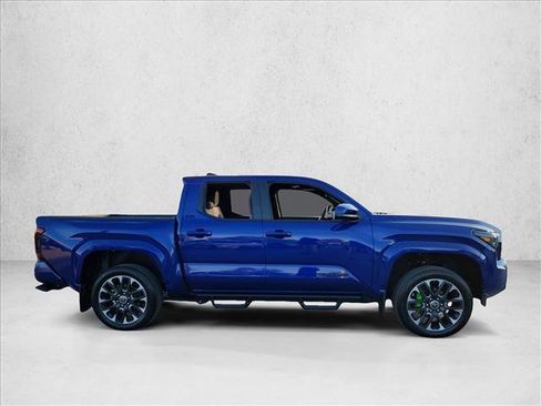 Used 2025 Toyota Tacoma SR5 image 4