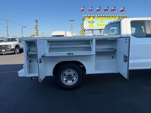 New 2025 Ford F250 XL w/ XL Chrome Package image 9