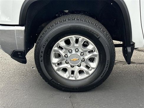 Used 2024 Chevrolet Silverado 3500 LT w/ Convenience Package image 31