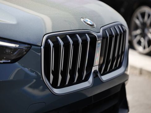New 2026 BMW X1 xDrive28i w/ Technology Package AWD/4WD image 2