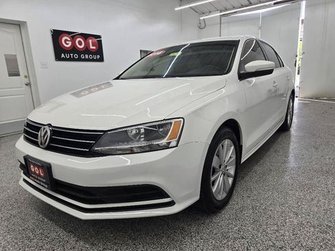 Used 2016 Volkswagen Jetta SE FWD image 6