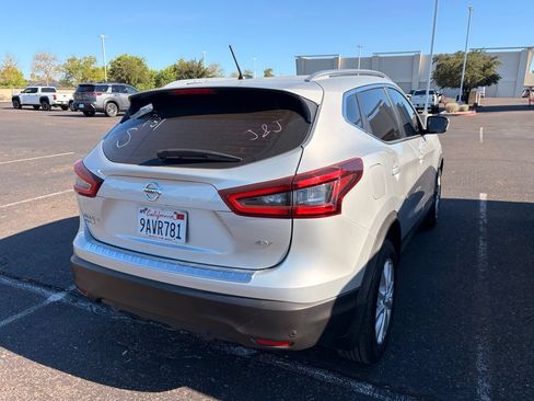 Used 2022 Nissan Rogue Sport SV FWD image 5
