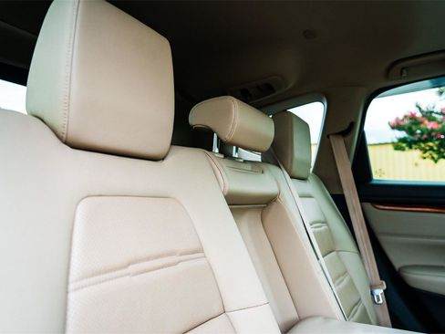 Used 2018 Honda CR-V Touring image 24