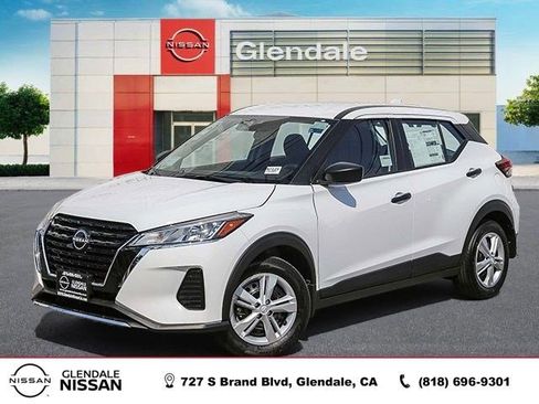 New 2025 Nissan Kicks Play S FWD image 1