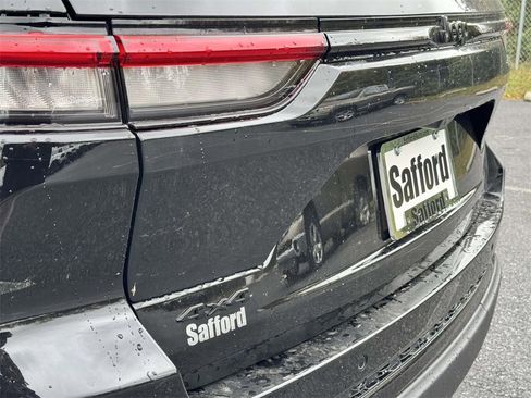 New 2025 Jeep Grand Cherokee 4WD image 11