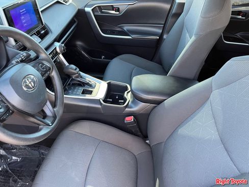Certified 2025 Toyota RAV4 XLE AWD/4WD image 21