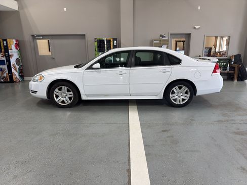 Used 2014 Chevrolet Impala LT w/ LT Sunroof Package FWD image 1