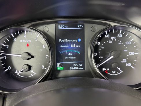 Used 2017 Nissan Rogue SL w/ SL Premium Package image 24