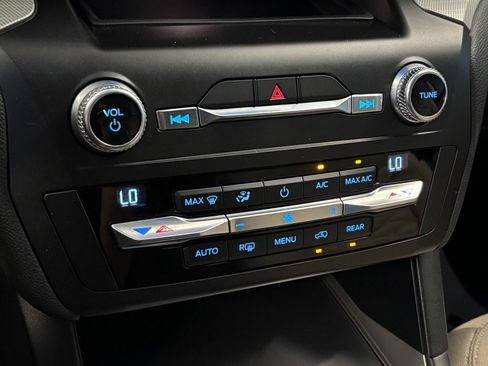 Used 2020 Ford Explorer XLT w/ Class III Trailer Tow Package image 14