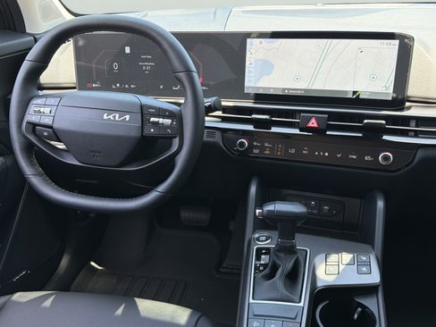 Certified 2026 Kia Sportage SX FWD image 9
