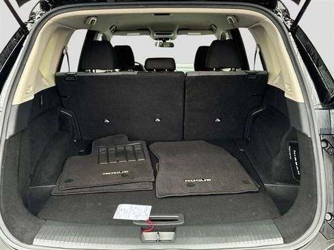 Certified 2023 Nissan Rogue SV image 12