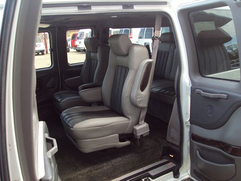 Used 2012 GMC Savana 1500 AWD image 17