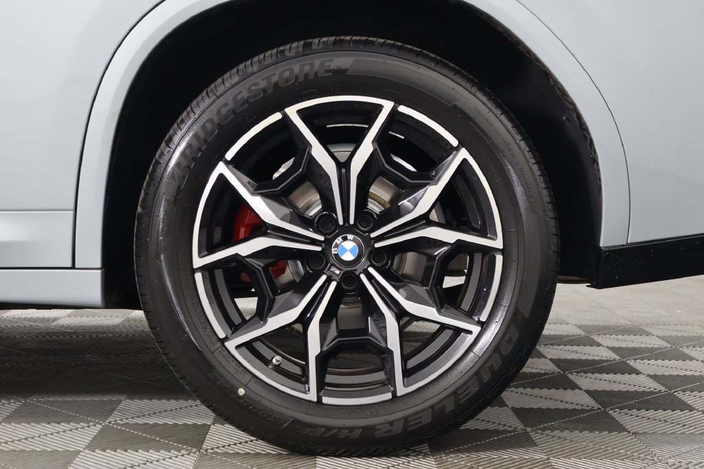 Used 2024 BMW X4 xDrive30i w/ Premium Package AWD/4WD image 16