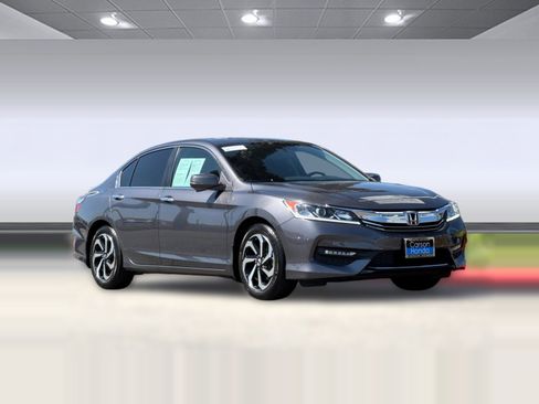 Used 2017 Honda Accord EX image 6