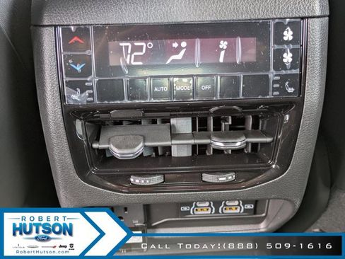 New 2025 Jeep Grand Cherokee L Limited w/ Luxury Tech Group II RWD image 17