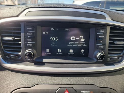 Used 2019 Kia Sorento AWD image 19