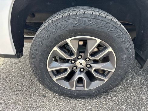 Used 2022 Chevrolet Silverado 1500 RST w/ Safety Package AWD/4WD image 12